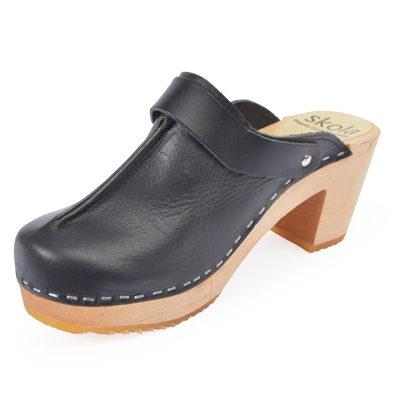 Skola clogs hot sale website